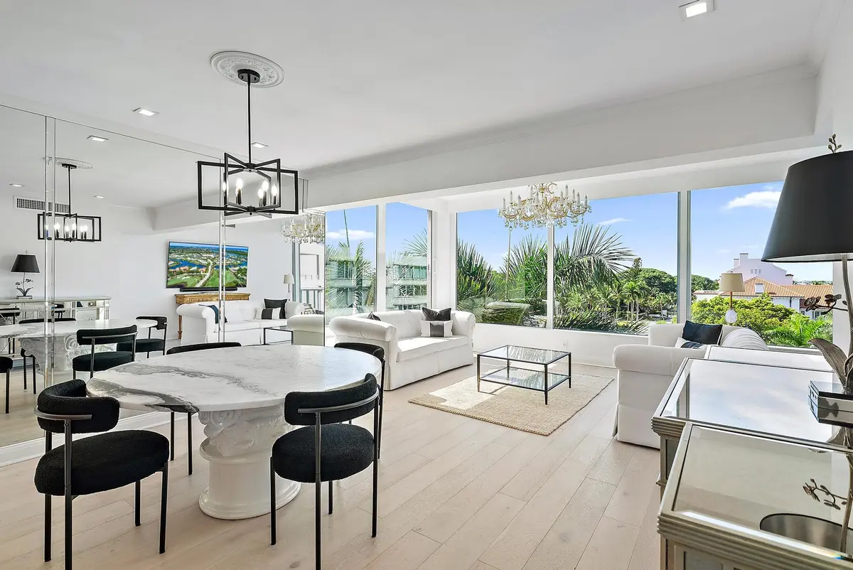 Light and Bright at 44 Cocoanut Row 526b, Palm Beach