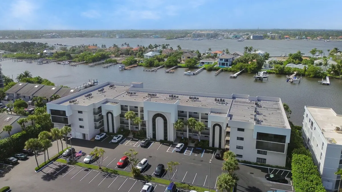 Lakewood at Palm Beach Condominium at 3525 S Ocean 107 Boulevard 107, South Palm Beach