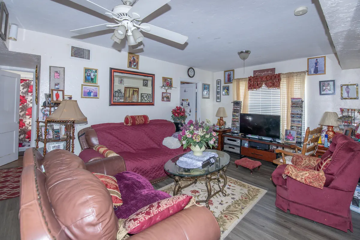 4R7A9568 at 928 S Dixie Highway, Lake Worth Beach