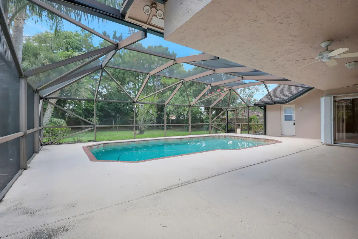 45-web-or-mls-1819Staimford_111 at 1819 Staimford Circle, Wellington