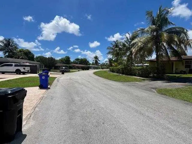 330 Long Island Avenue, Fort Lauderdale, FL – photo 3
