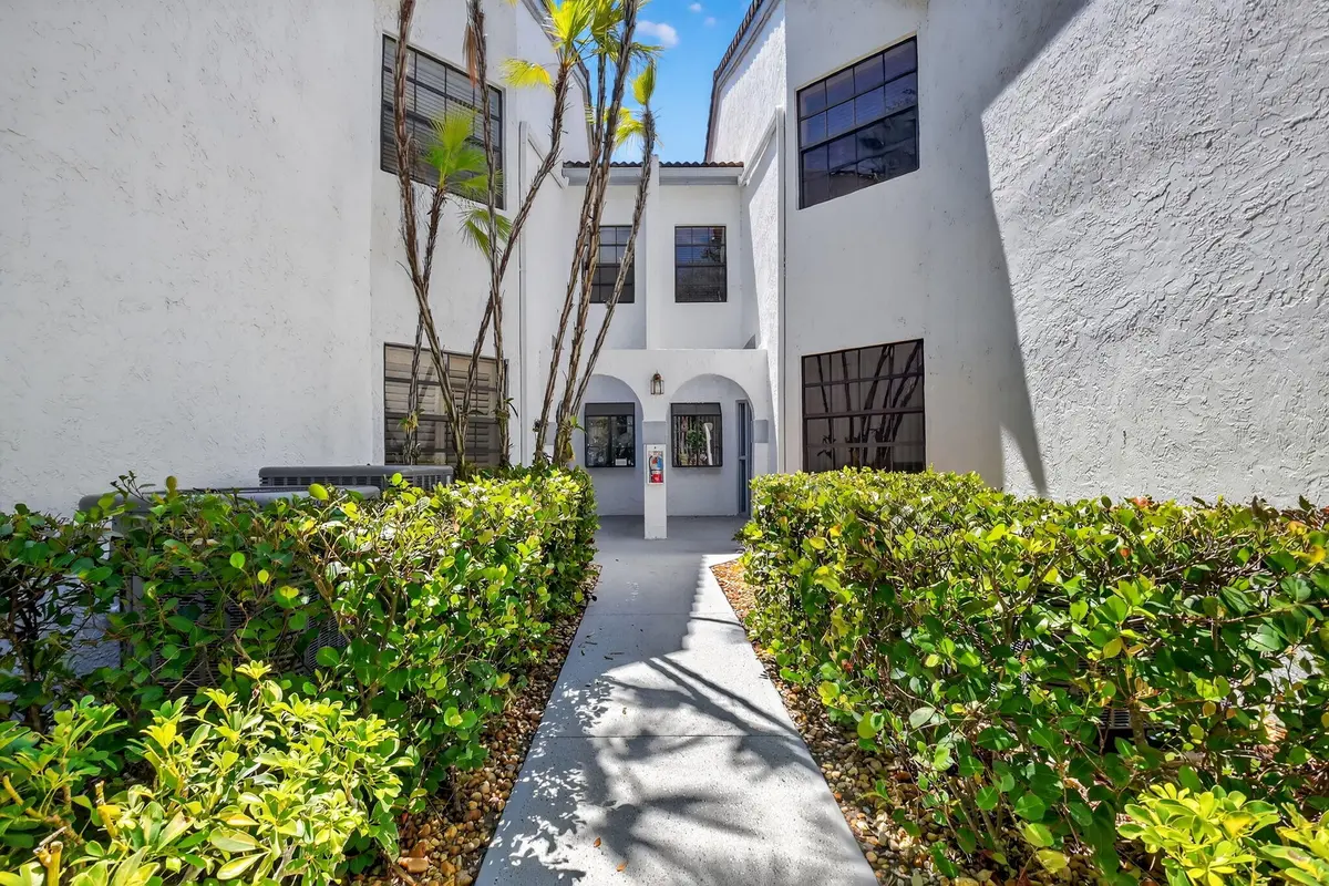 6-web-or-mls-006_DSC_0957 at 5382 Venetia Court D, Boynton Beach
