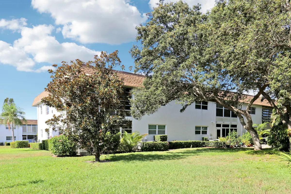Kingswood Rear Building at 2950 SE Ocean Boulevard 6-3, Stuart