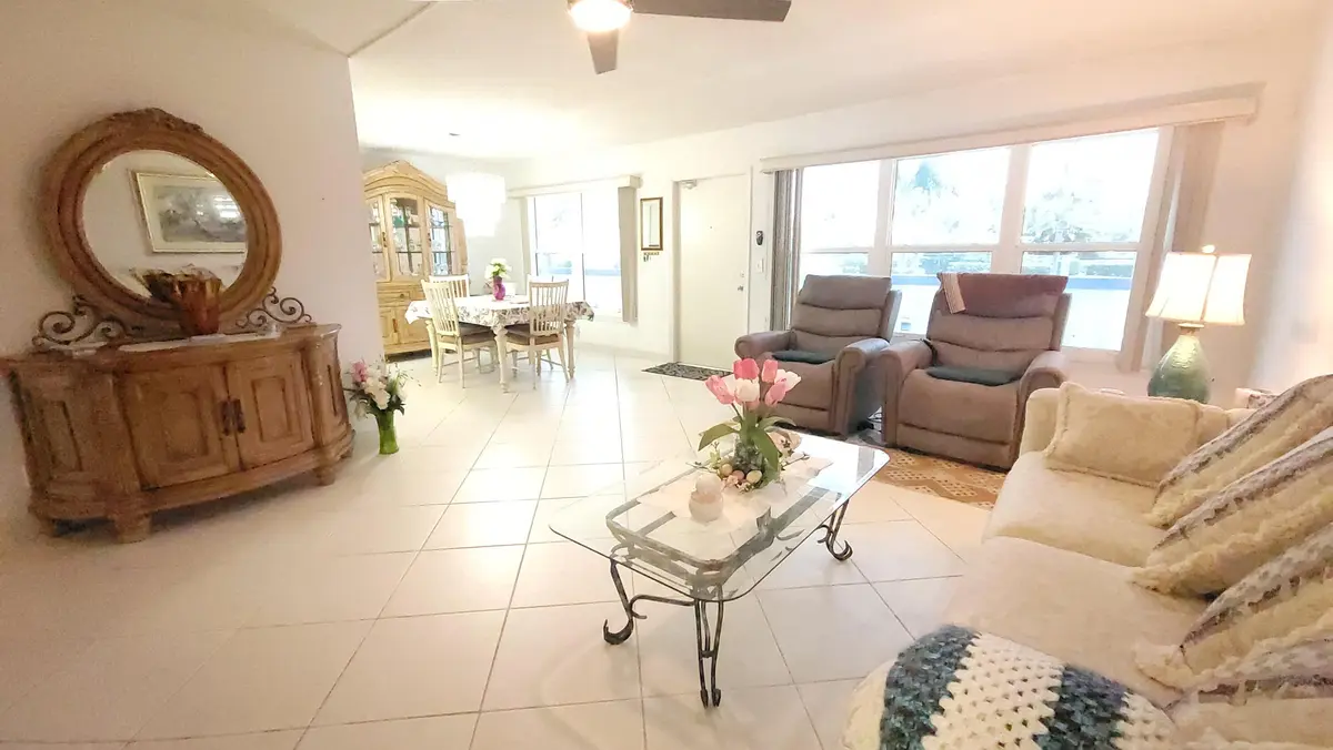 209 Greenbrier A, West Palm Beach, FL – photo 1