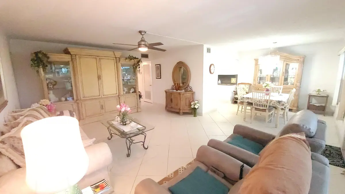 209 Greenbrier A, West Palm Beach, FL – photo 2