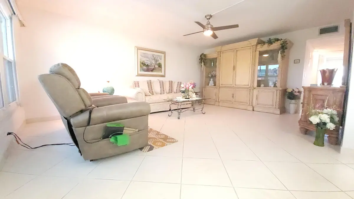 209 Greenbrier A, West Palm Beach, FL – photo 3