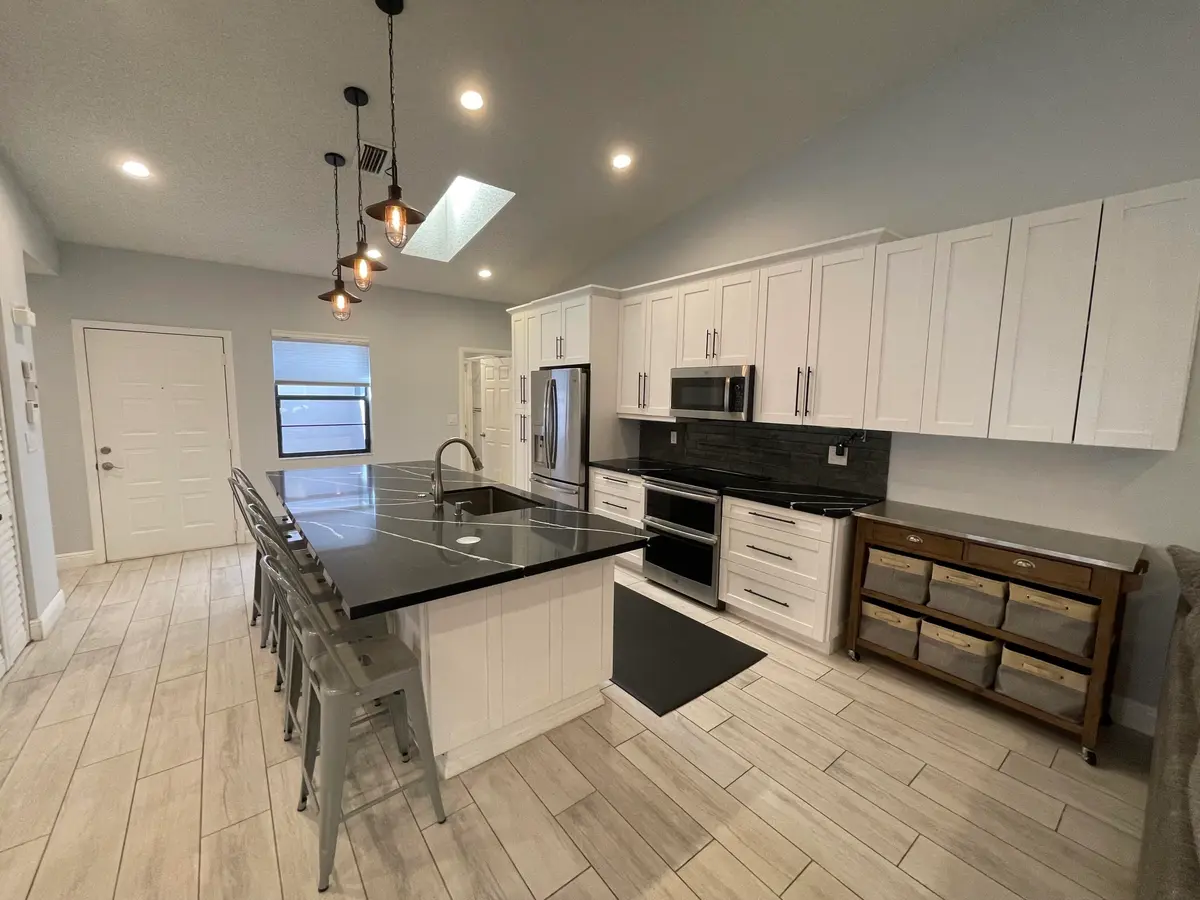 Kitchen picture 7 at 6157 Sunny Pointe Circle, Delray Beach