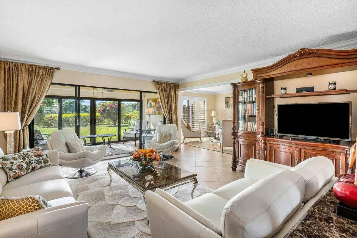 Interior living area at 3653 Quail Ridge Drive Bobwhite B, Boynton Beach