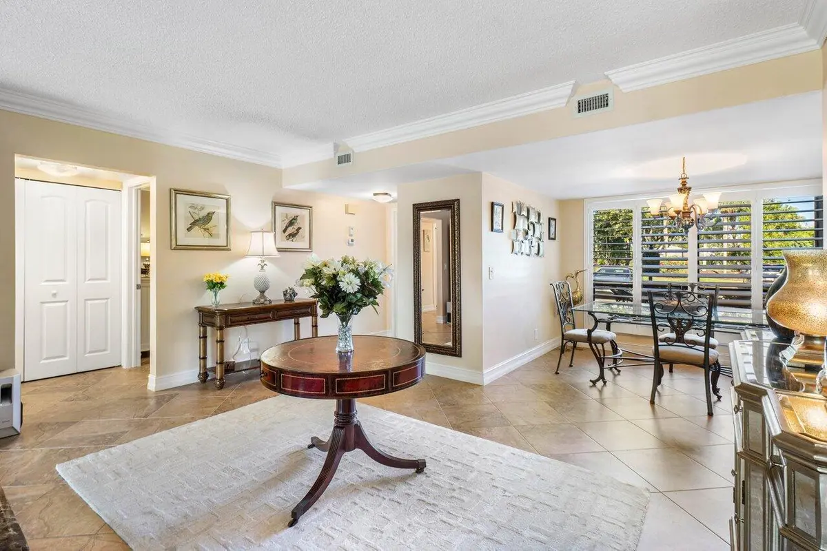 Interior living area at 3653 Quail Ridge Drive Bobwhite B, Boynton Beach
