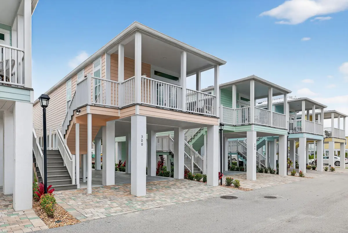 2-web-or-mls-020_3A5A2063 at 300 NE Coastal Drive, Jensen Beach