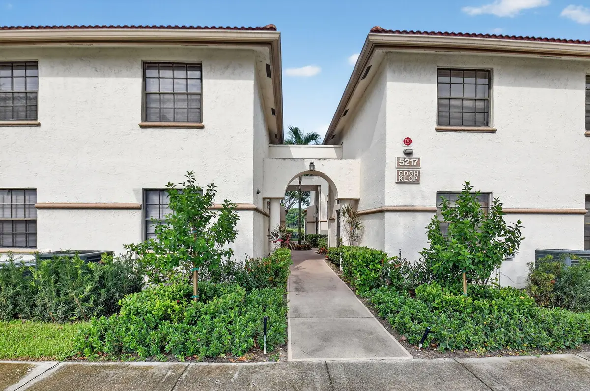 5217 Brisata Circle at 5217 Brisata Circle D, Boynton Beach
