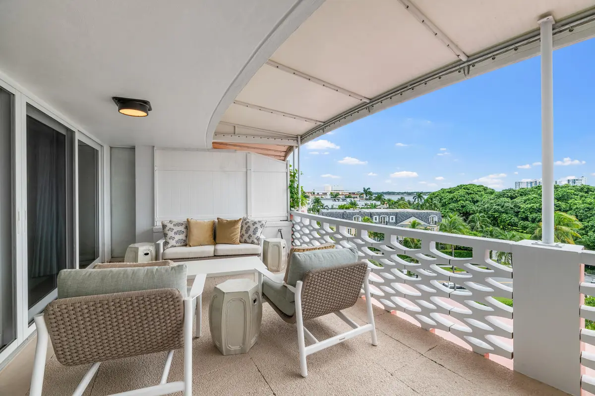 315 S Lake Dr Penthouse C Palm-large-002 at 315 S Lake Drive Ph C, Palm Beach