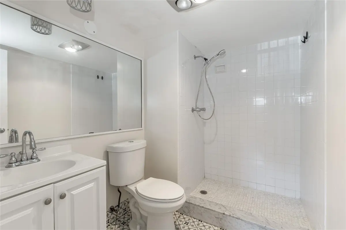 HOLLYBROOK BATH ROOM at 9523 S Hollybrook Lake Drive 107, Pembroke Pines