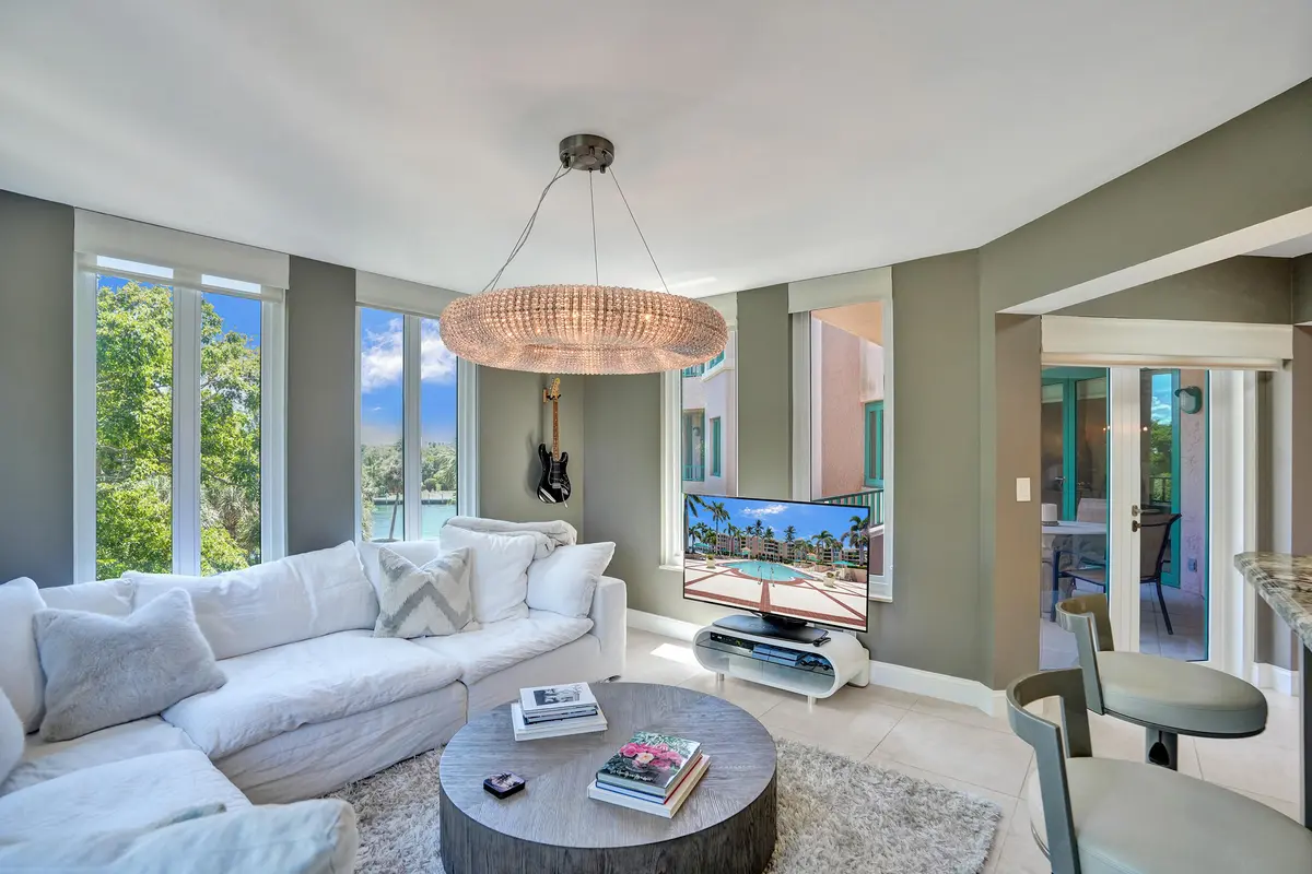 DSC06946 at 100 SE 5th Avenue 406, Boca Raton