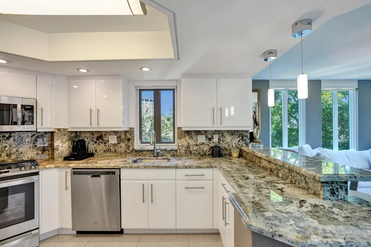 DSC06919 at 100 SE 5th Avenue 406, Boca Raton