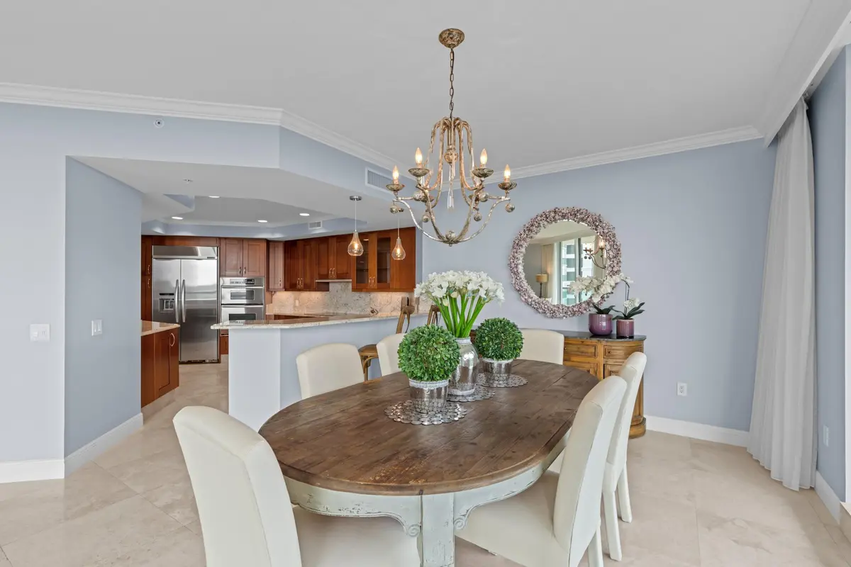 Dining room area at 3630 Gardens Parkway 1005c, Palm Beach Gardens