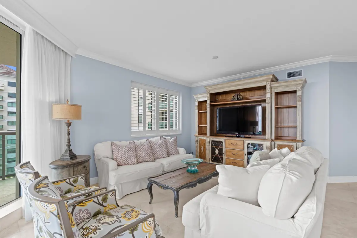 Living room at 3630 Gardens Parkway 1005c, Palm Beach Gardens