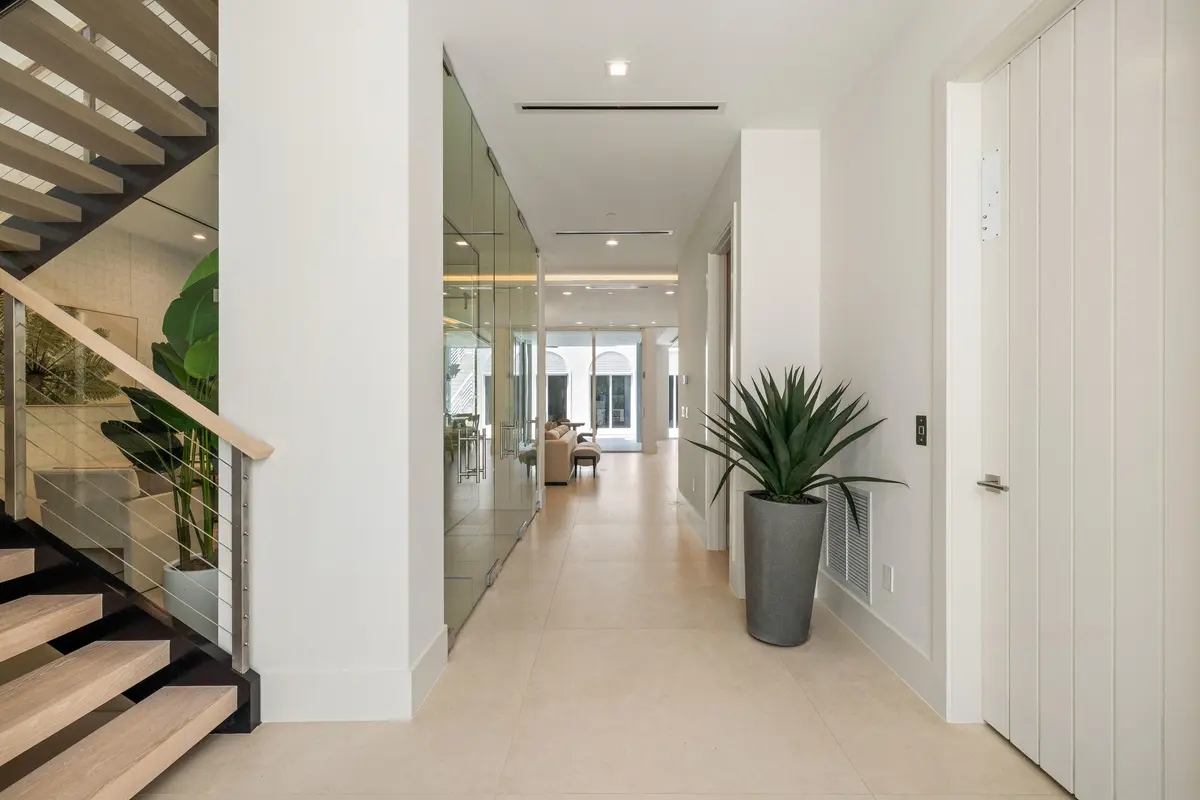 2_et6a4078 at 812 Palm Trail, Delray Beach