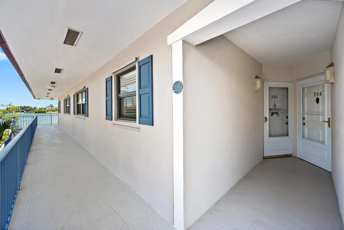 755 Saturn St apt 205d-1 at 755 Saturn D205 Street D205, Jupiter