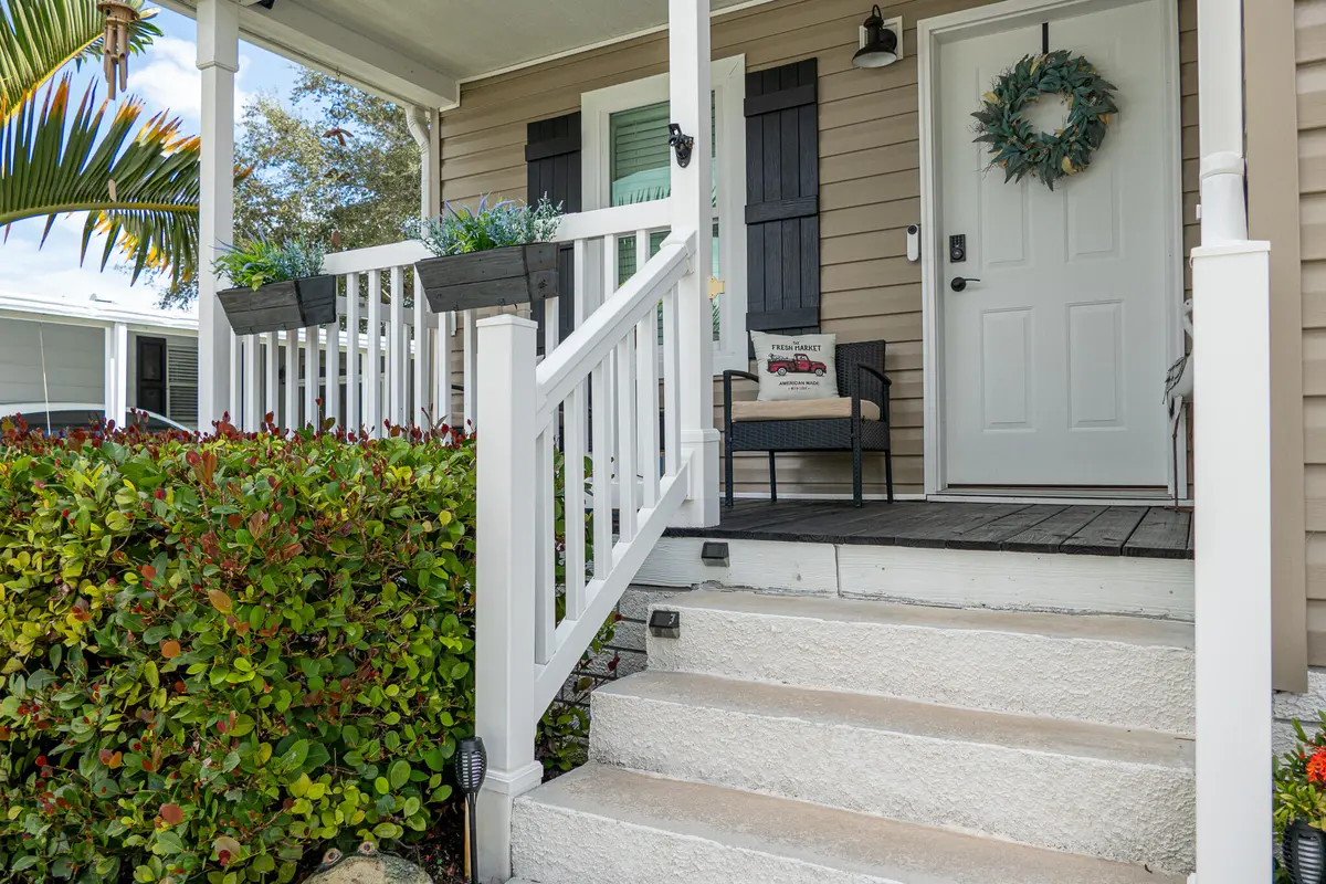entry at 94 N North Warner Drive, Jensen Beach