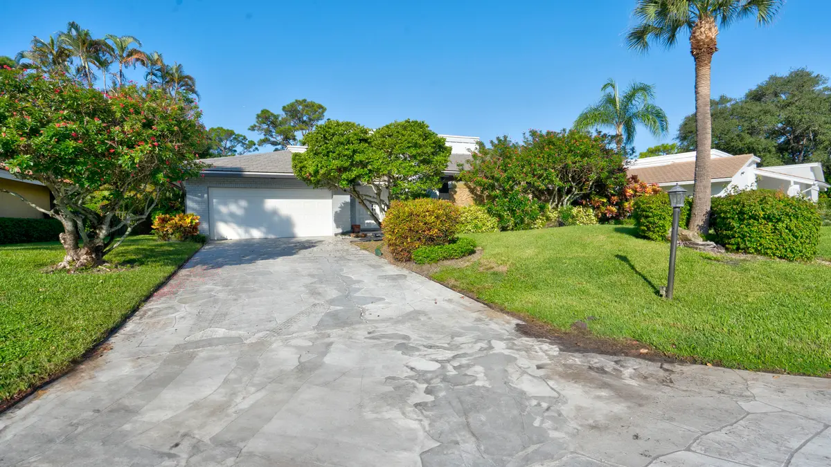 634 Lakewoode Cir w Delray Beach 33445-5 at 634 W Lakewoode Circle, Delray Beach