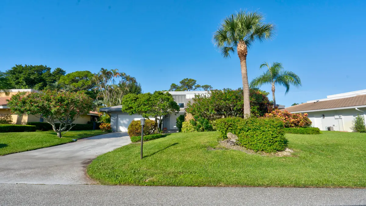634 Lakewoode Cir w Delray Beach 33445-5 at 634 W Lakewoode Circle, Delray Beach