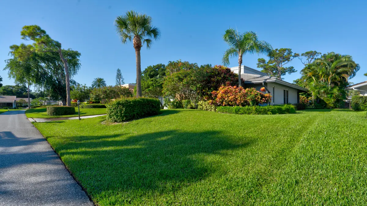 634 Lakewoode Cir w Delray Beach 33445-5 at 634 W Lakewoode Circle, Delray Beach
