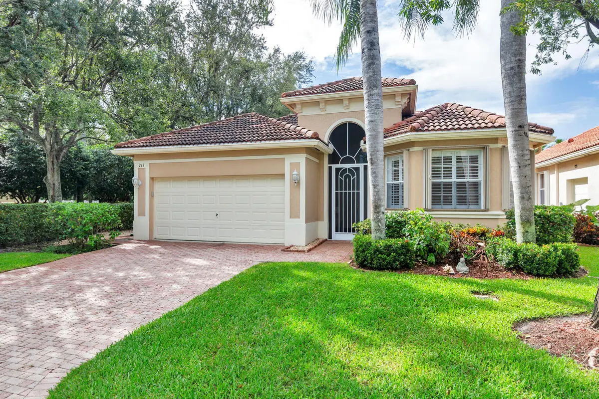 The front of your new home at 248 Palm Circle, Atlantis