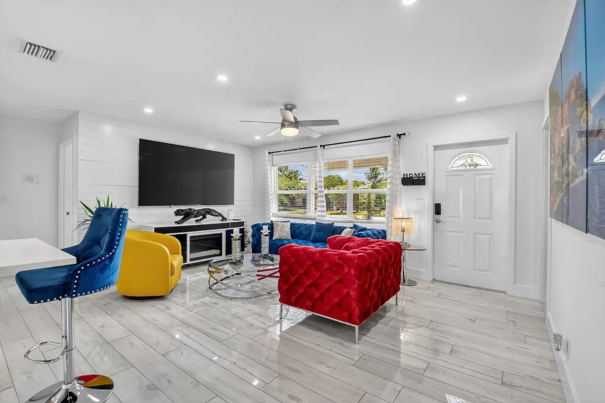 IMG_3836 at 449 SW 4th Avenue, Boynton Beach