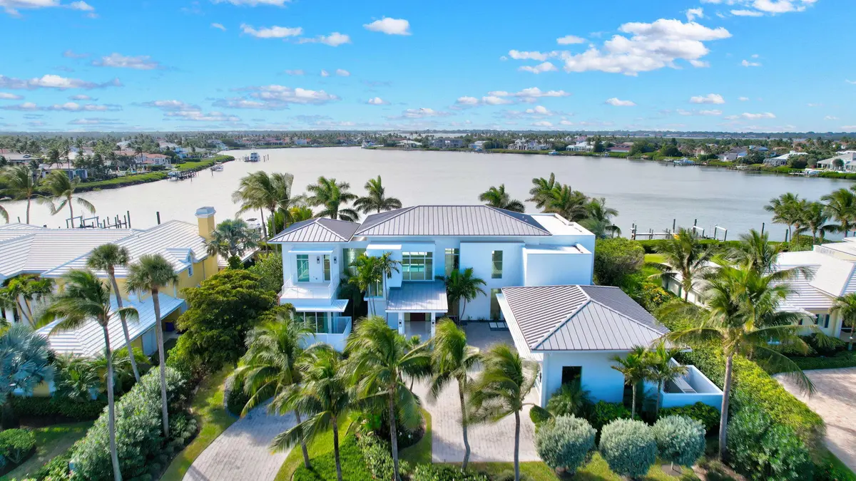 Front at 6900 SE Harbor Circle, Stuart