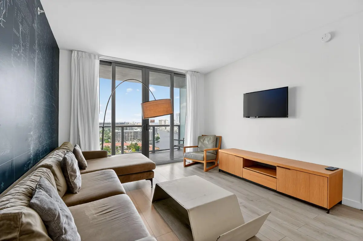 11-web-or-mls-011_DSC_9178 at 2602 E Hallandale Beach Boulevard R2210, Hallandale Beach
