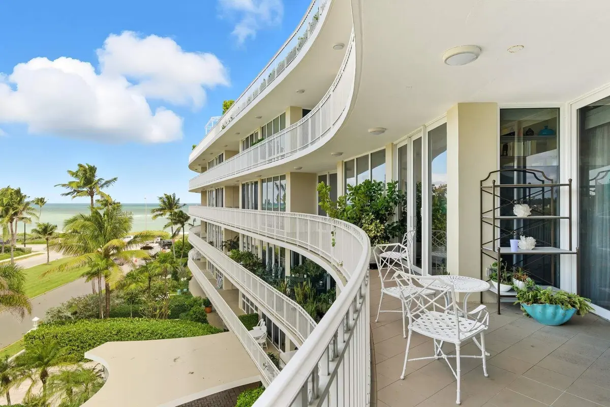 100 Royal Palm Way(1) at 100 Royal Palm Way F4, Palm Beach