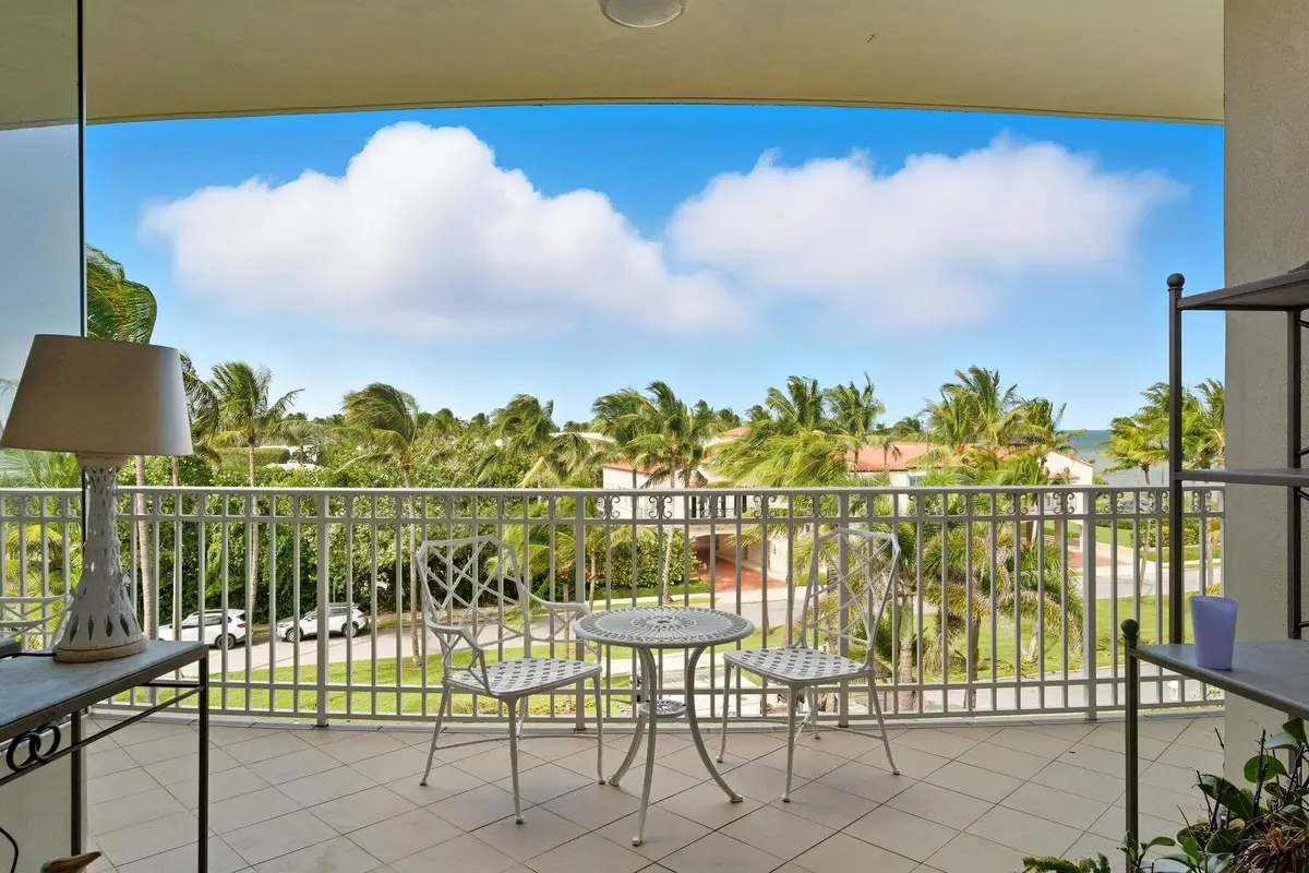 100 Royal Palm Way(2) at 100 Royal Palm Way F4, Palm Beach