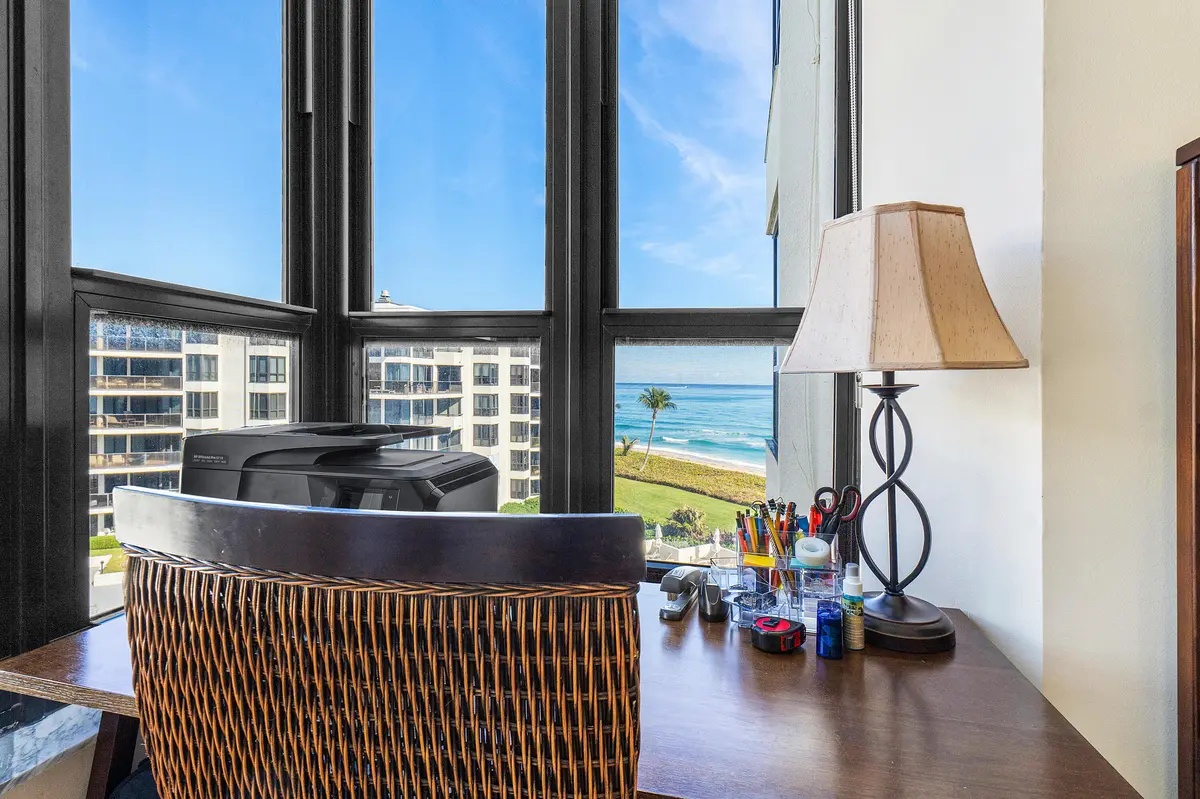 033-3120SouthOceanBoulevard-1502gor-Palm at 3120 S Ocean Boulevard 1502, Palm Beach