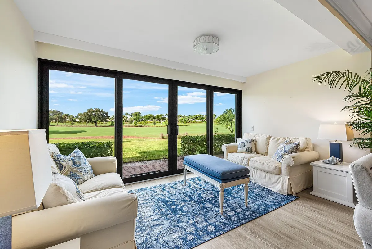 Casual living at 10103 Quail Covey Road Hibiscus N, Boynton Beach