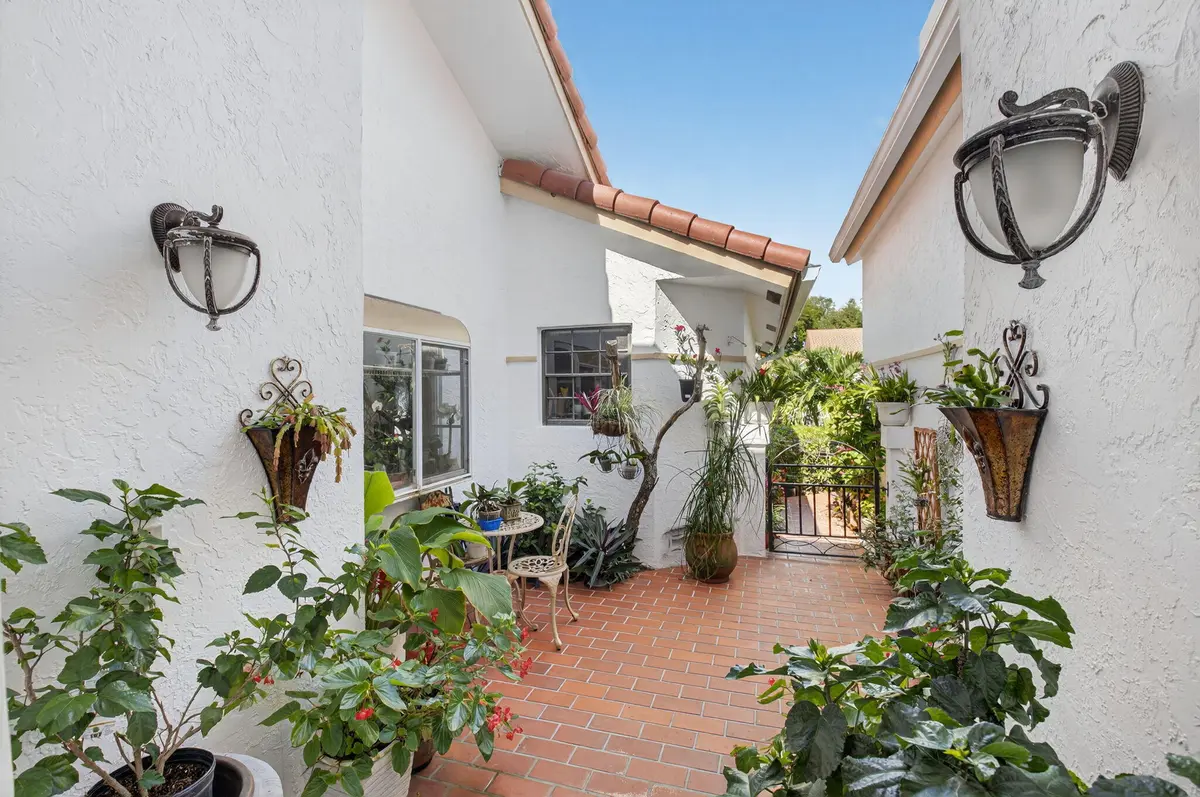 37-web-or-mls-DSC_4680 at 10559 Ladypalm Lane A, Boca Raton