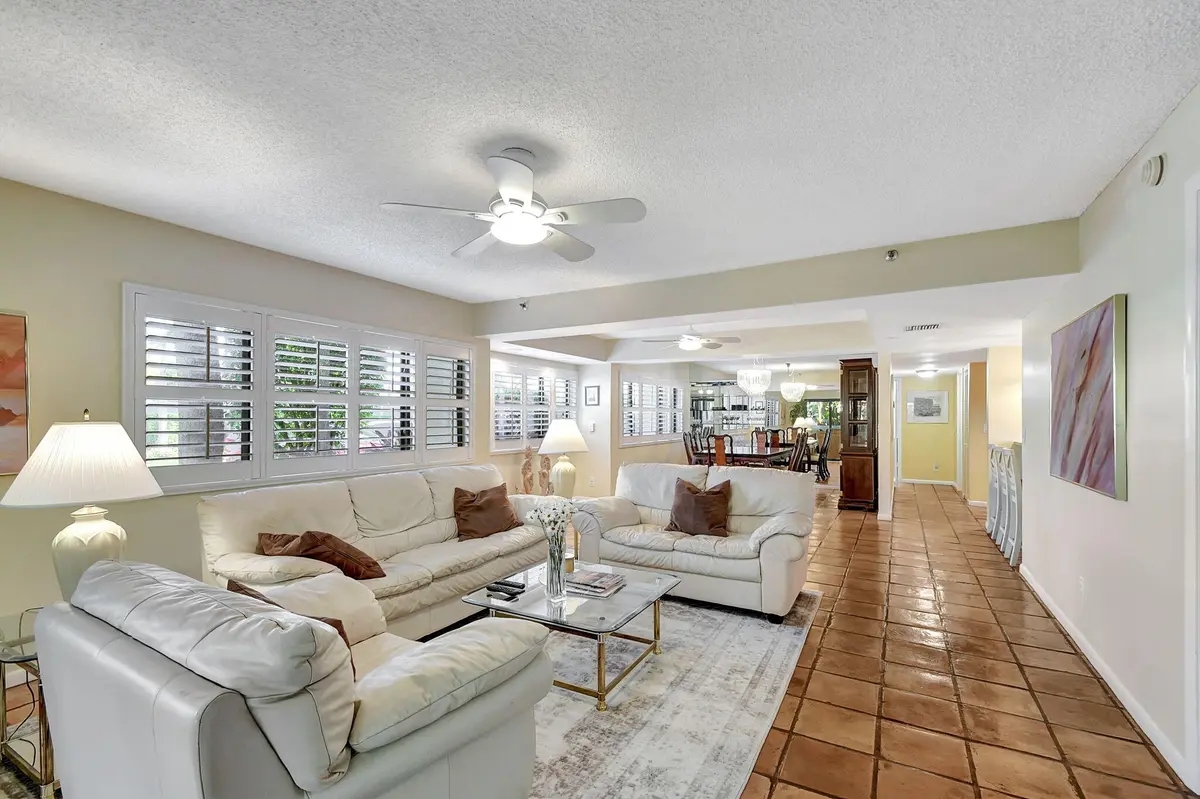 LIV/DINING at 318 Oak Harbour Drive 318, Juno Beach