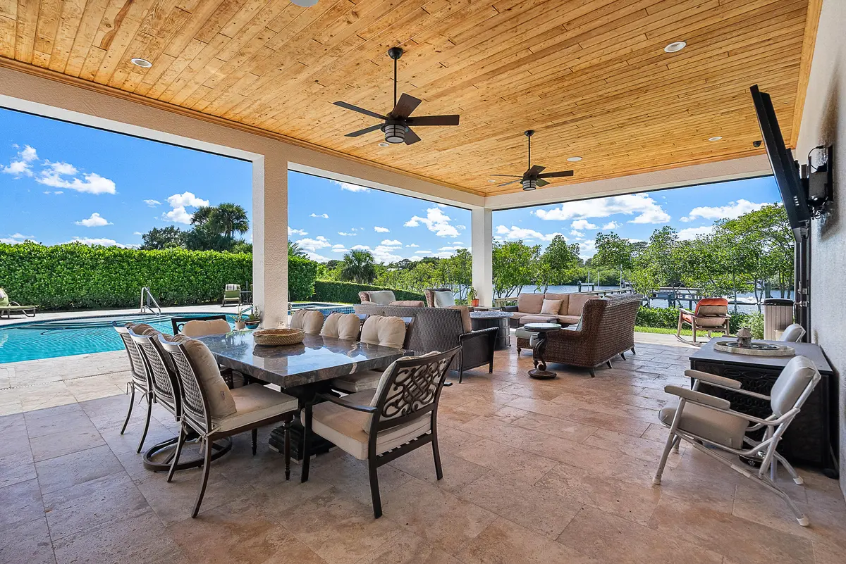 HUGE lanai at 201 SE Fiore Bello, Port St. Lucie