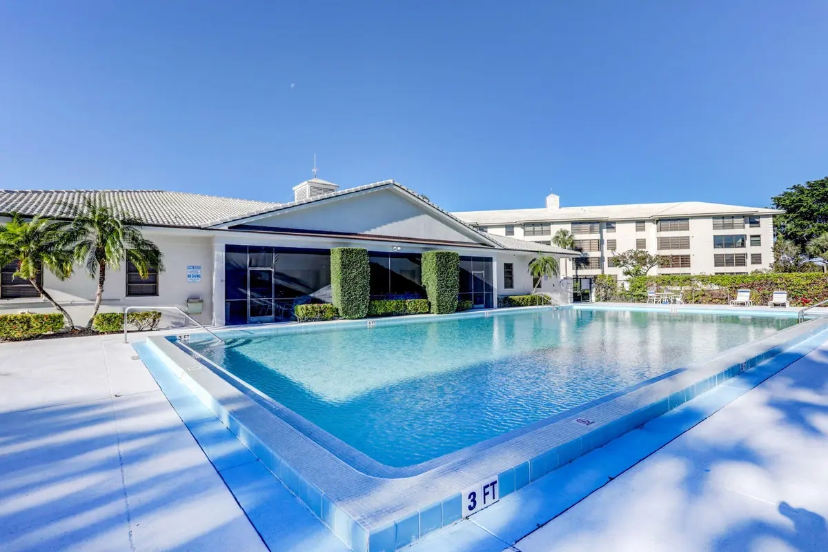 48-web-or-mls-IMG_0376_77_78_79_80 at 3516 Whitehall Drive 101, West Palm Beach