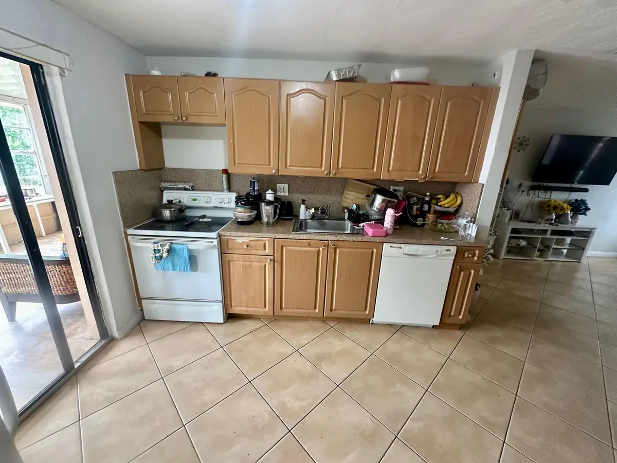 IMG_0238 at 2930 NE 10 Terrace, Pompano Beach