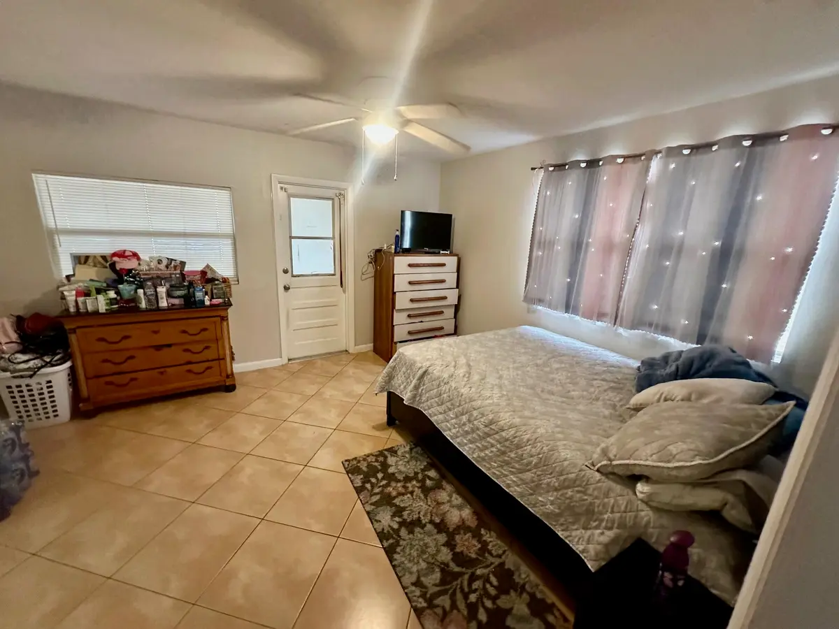 IMG_0250 at 2930 NE 10 Terrace, Pompano Beach