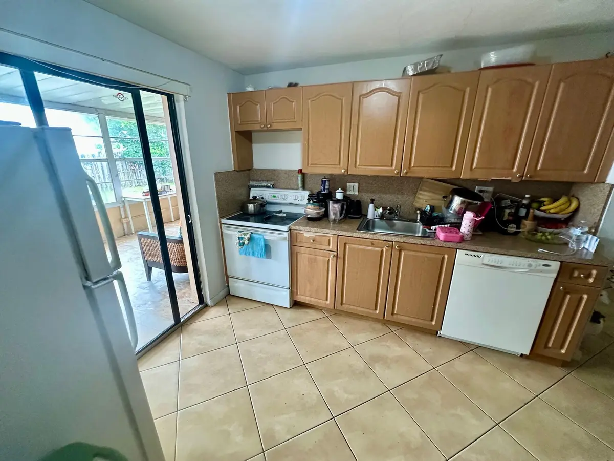 IMG_0252 at 2930 NE 10 Terrace, Pompano Beach