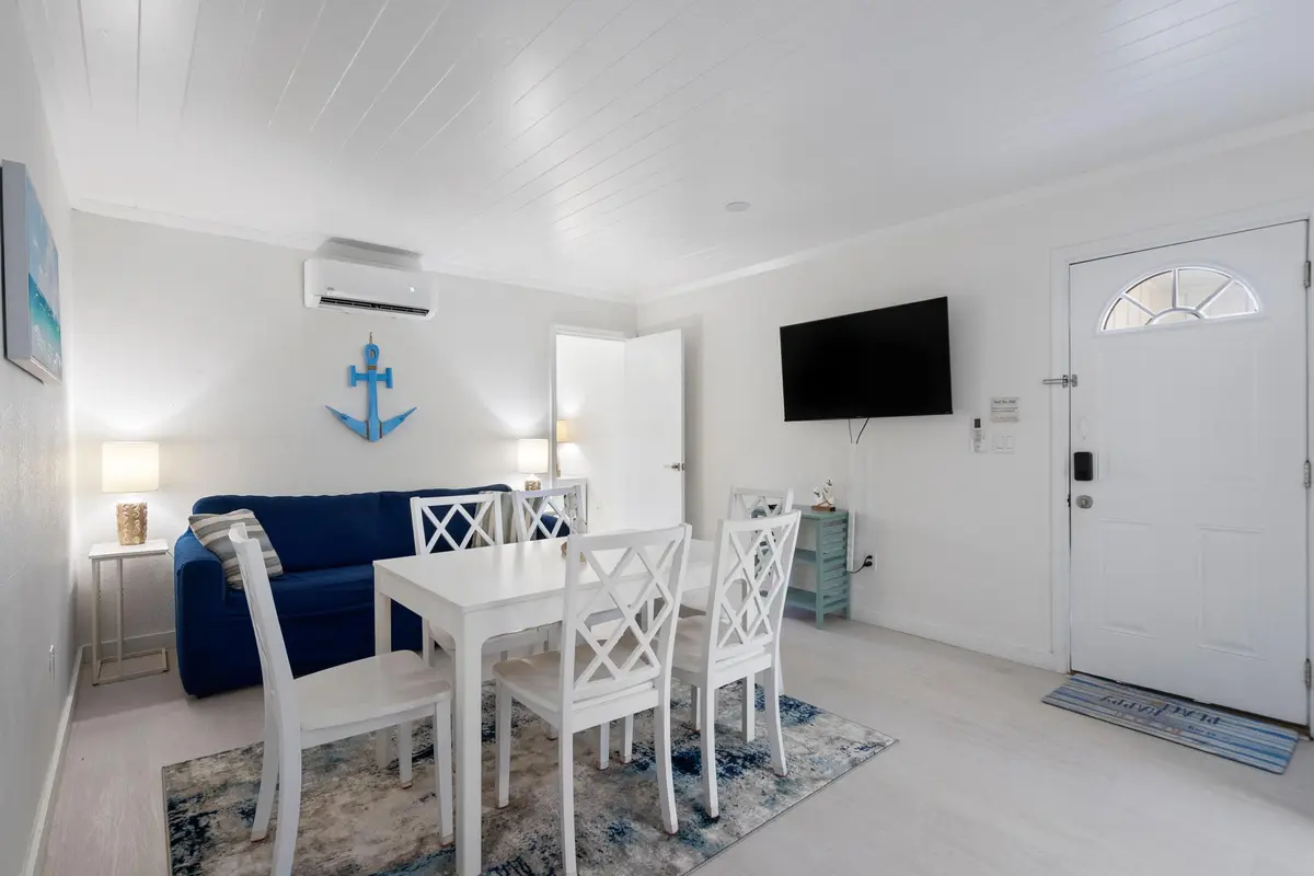 3 bedroom livimgroom 3 at 670 Hernando Street D, Fort Pierce
