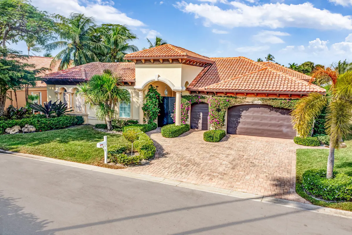 Front of House at 11264 Isle Brook Court, Wellington