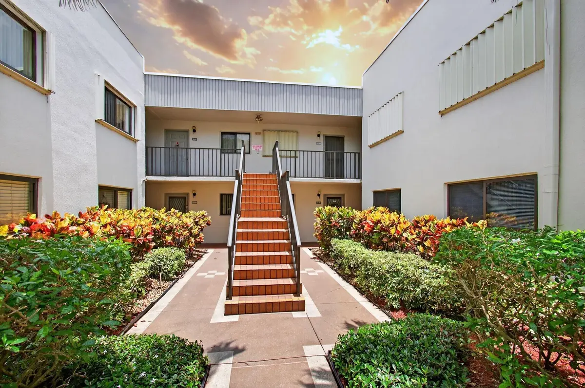 7fce77a4-4bb4-4167-9387-6ee068ad66e5 at 15450 Pembridge Avenue 189, Delray Beach