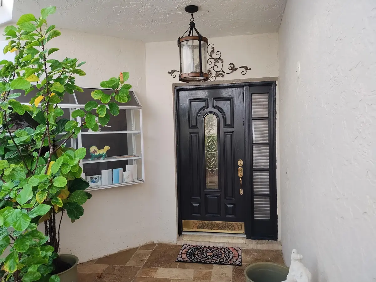 906 Dickens Place, West Palm Beach, FL – photo 3