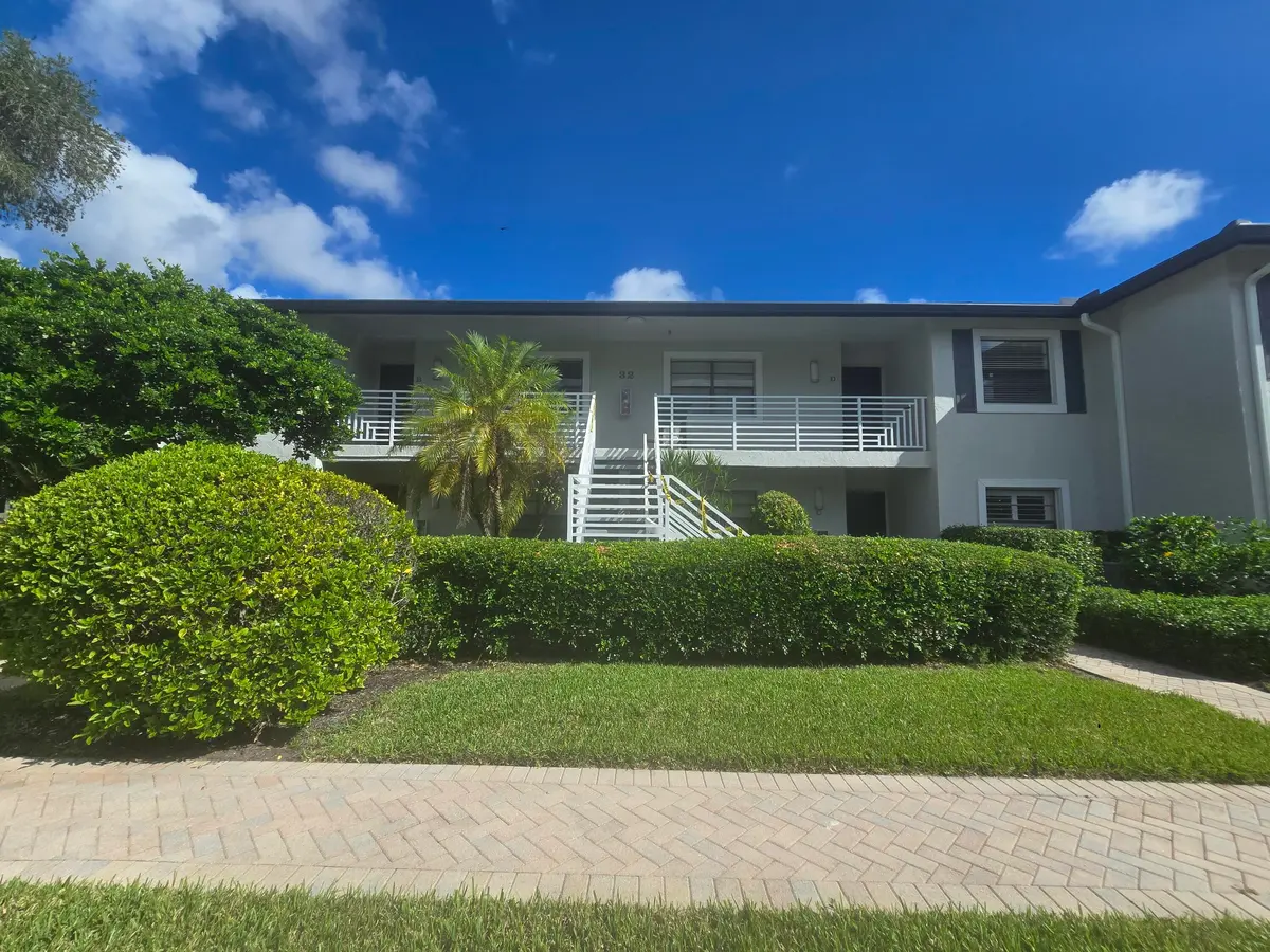 FRONT at 32 Southport Lane B, Boynton Beach