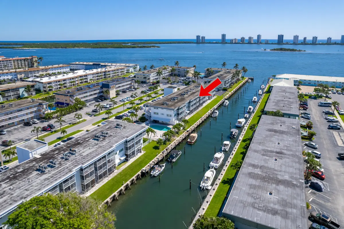 Aerial & Unit Location at 112 Doolen Court 302, North Palm Beach