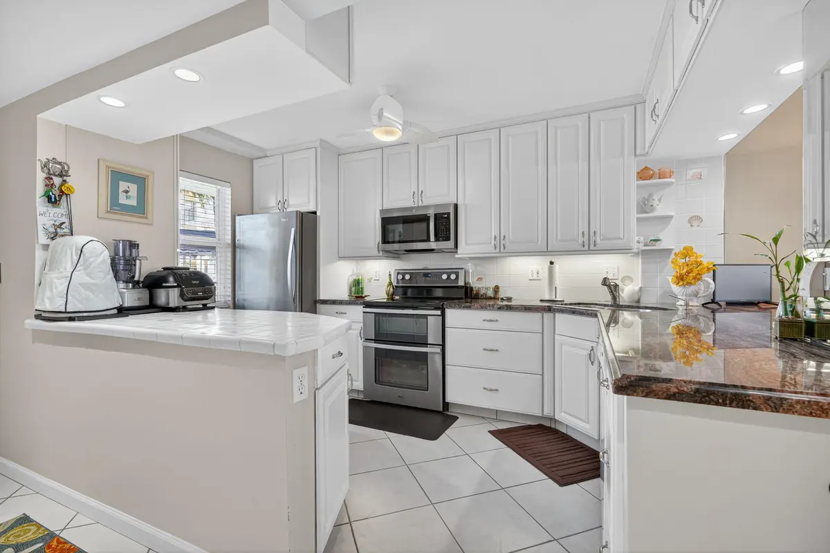 KITCHEN at 105 Paradise Harbour Boulevard 102, North Palm Beach