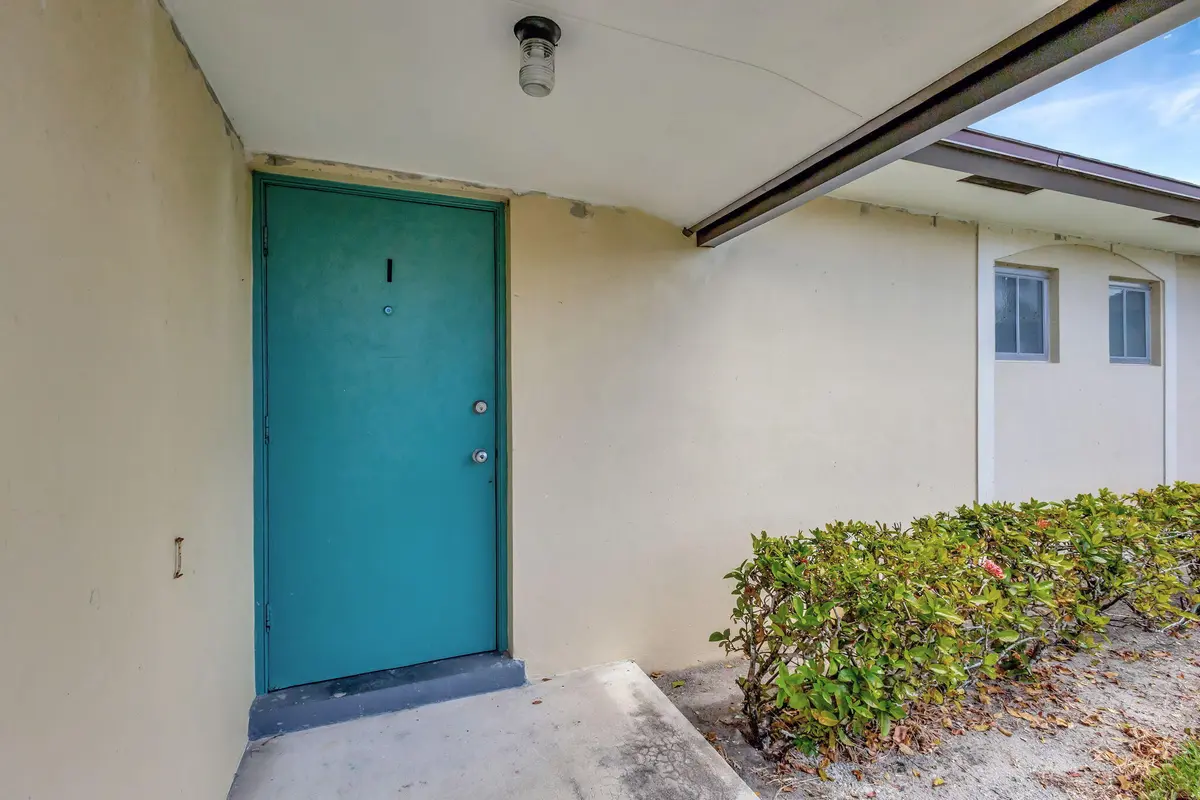5-web-or-mls-3 (16) at 2966 Ashley Dr Drive I, West Palm Beach
